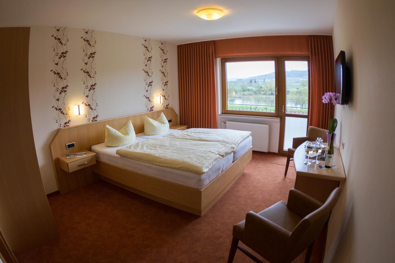 Hotel Zehnthof Ирциг Экстерьер фото