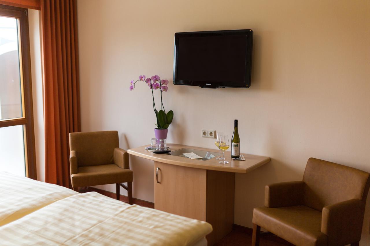 Hotel Zehnthof Ирциг Экстерьер фото