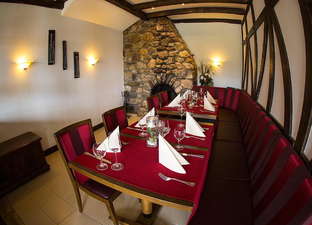 Hotel Zehnthof Ирциг Экстерьер фото